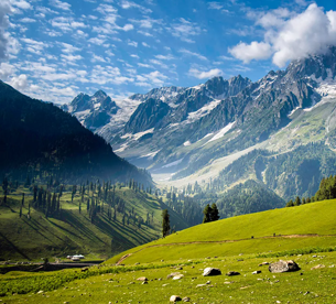 Lush green landscape of Neelum Valley in Azad Kashmir sightseeing holiday package