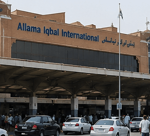 Umrah packages from Lahore with flights, visa, and hotel accommodation